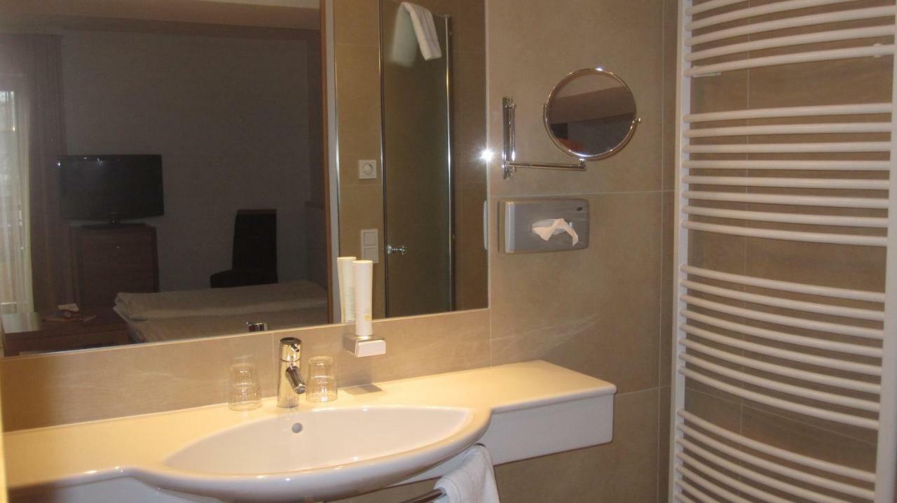 Hotel Badhaus Zell am See Quarto foto